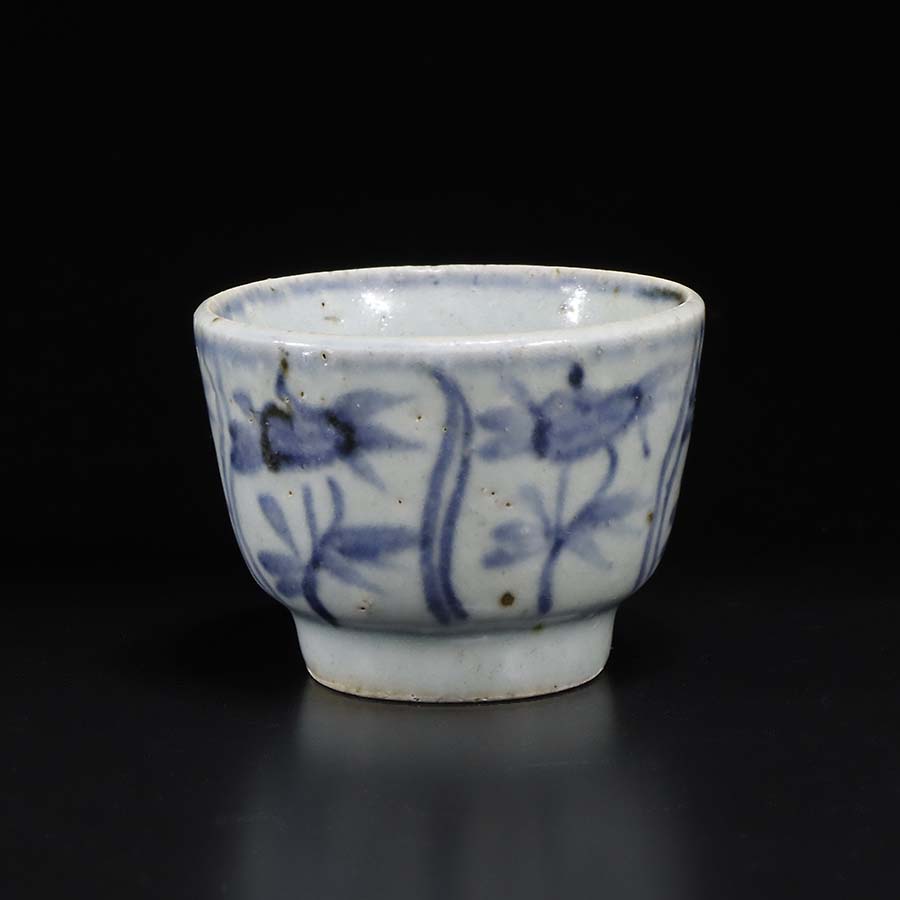 元時代から明時代 青磁刻花卉文茶碗 龍泉窯 唐物 古賞