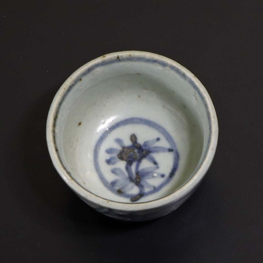 中国　染付草花文蓋付壺　明末清初期(17世紀)頃 中国 染付草花文蓋付壺 明末清初期(17世紀)頃 中国 染付草花文蓋付壺